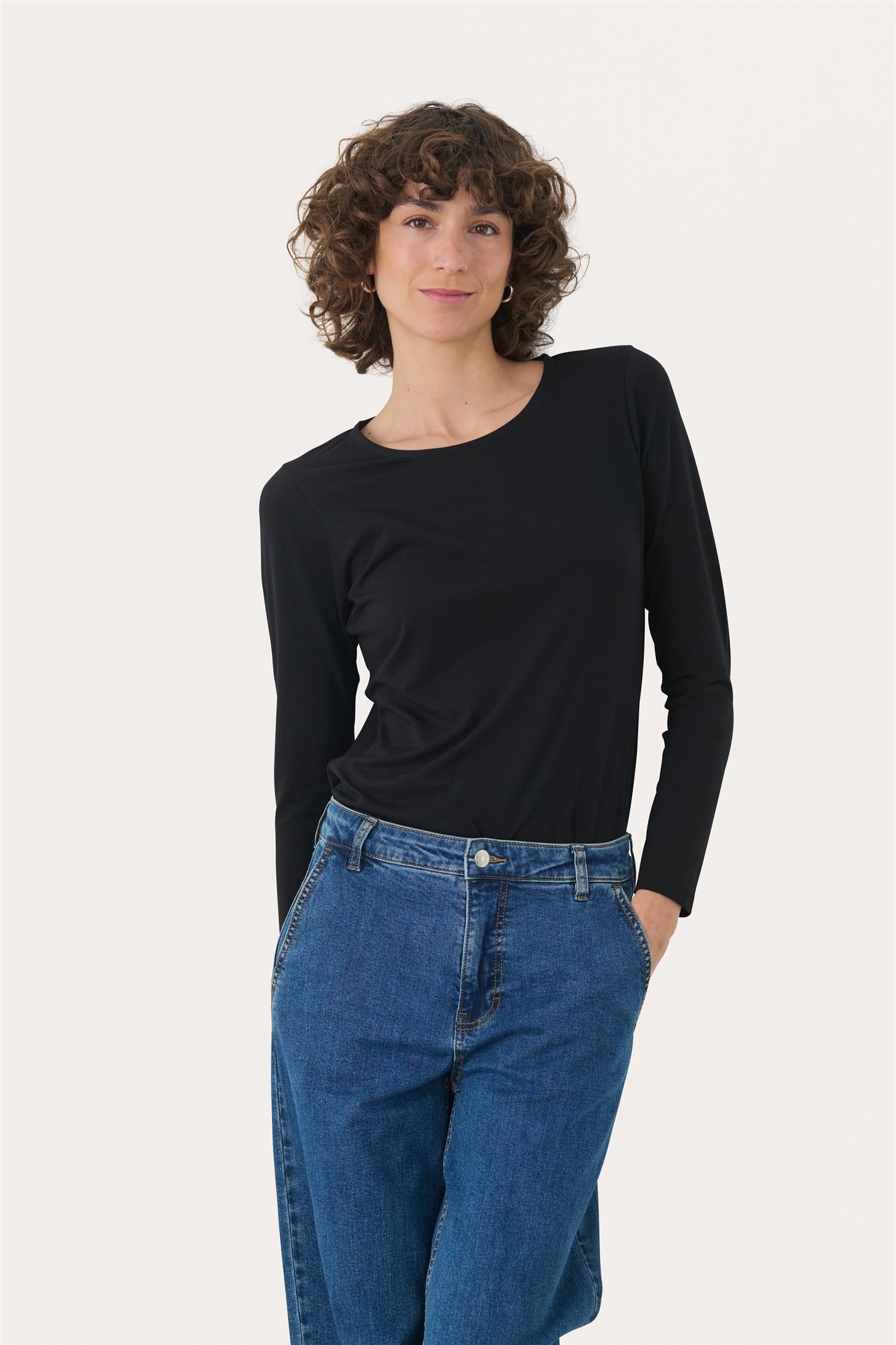 Nemajaspw Ts Black