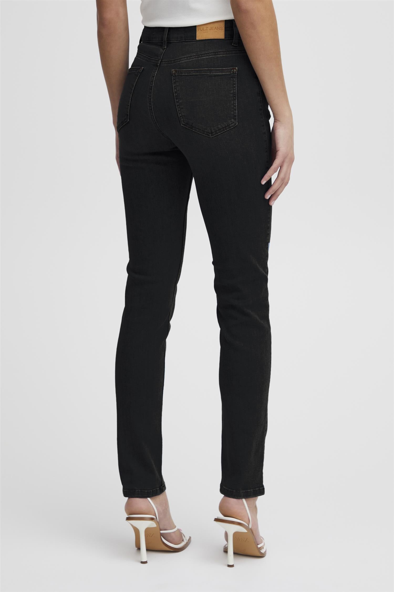 Pzemma Hw Jeans Medium Straight Leg Black Denim
