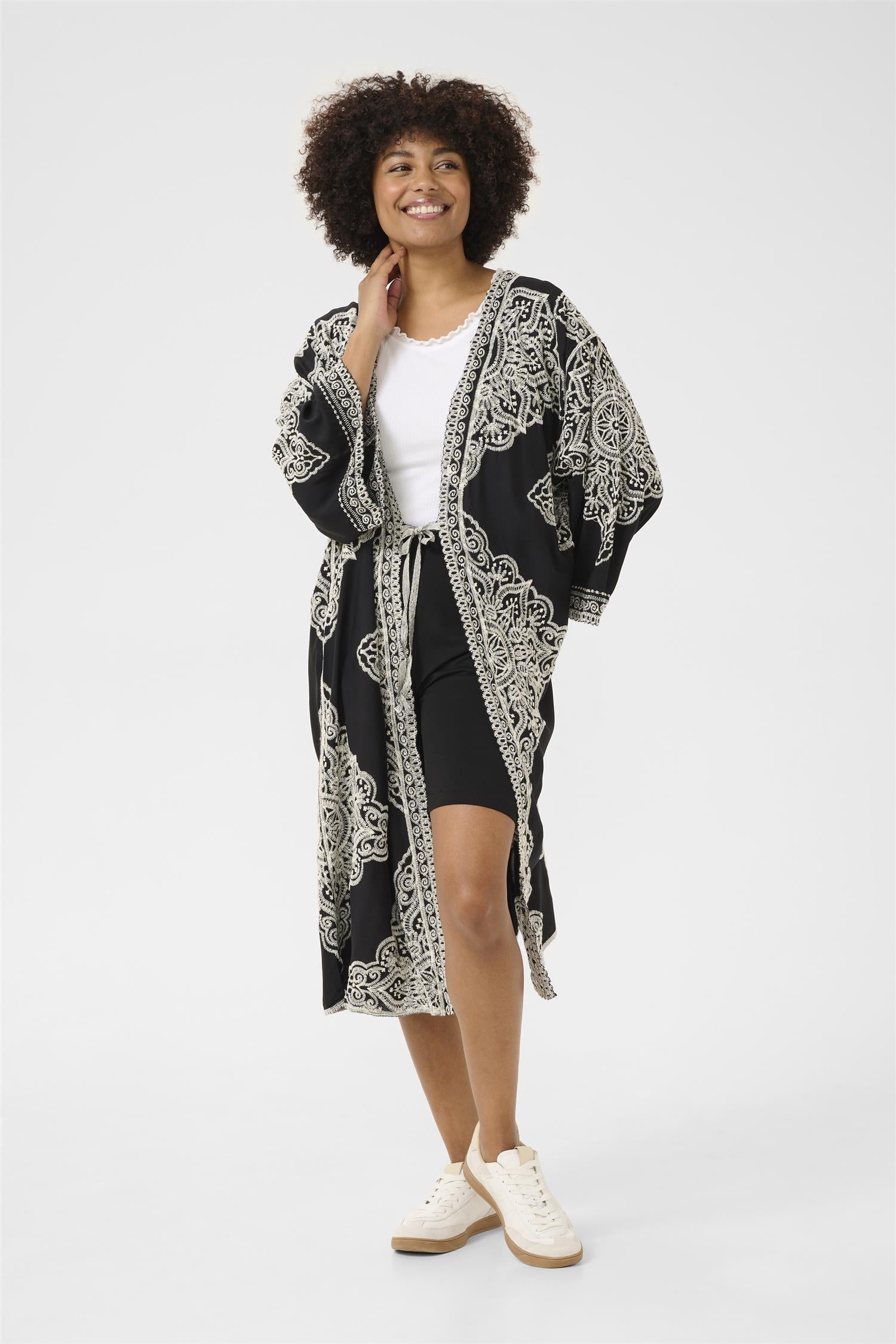 CRTyla Kimono Black With Embroidery