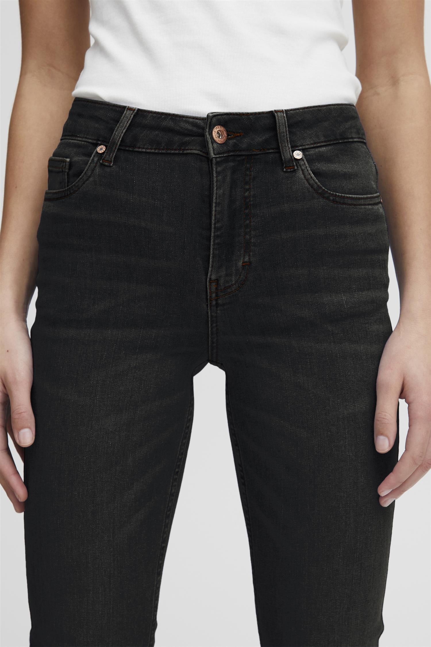Pzemma Hw Jeans Medium Straight Leg Black Denim