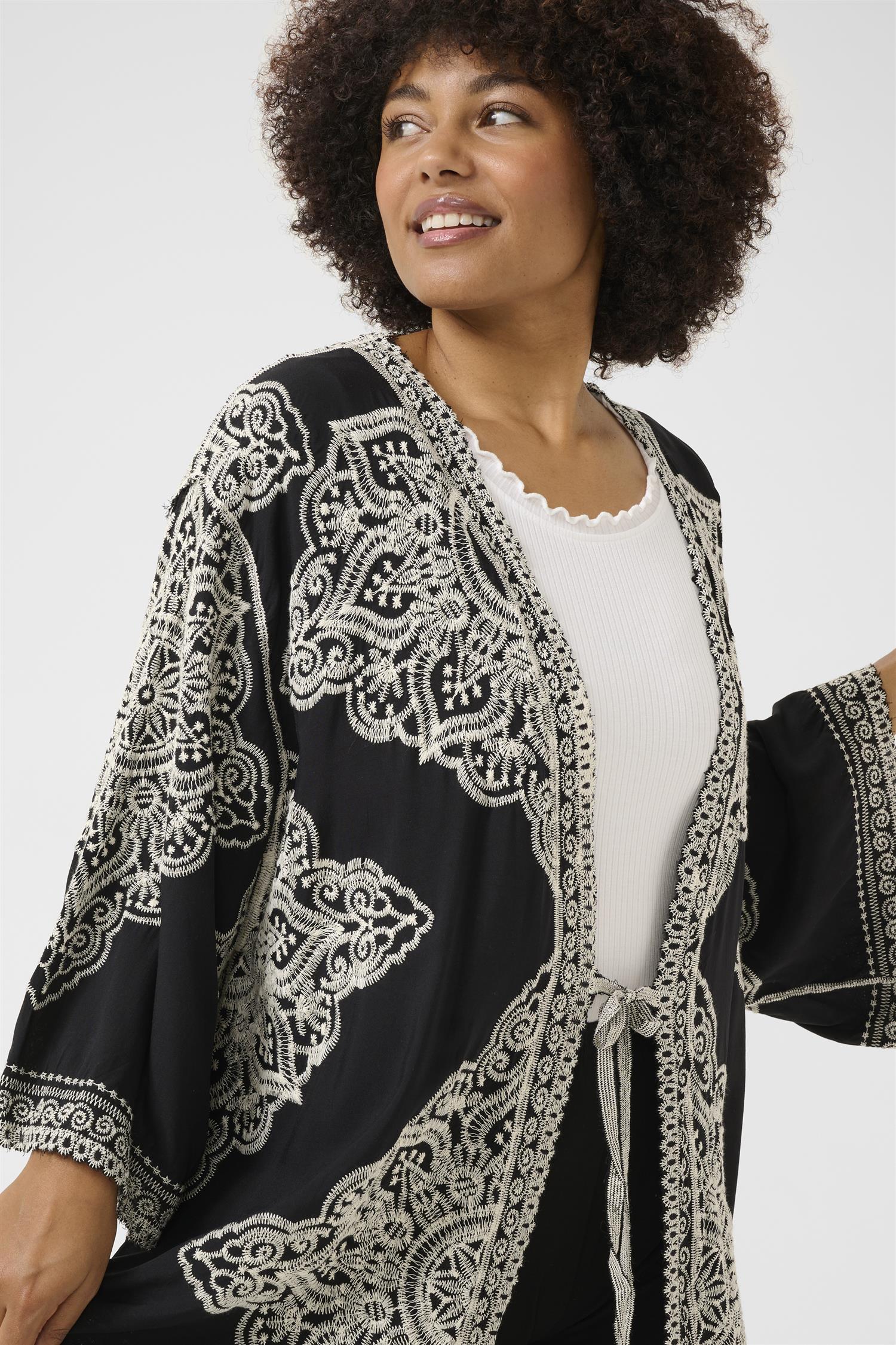 CRTyla Kimono Black With Embroidery