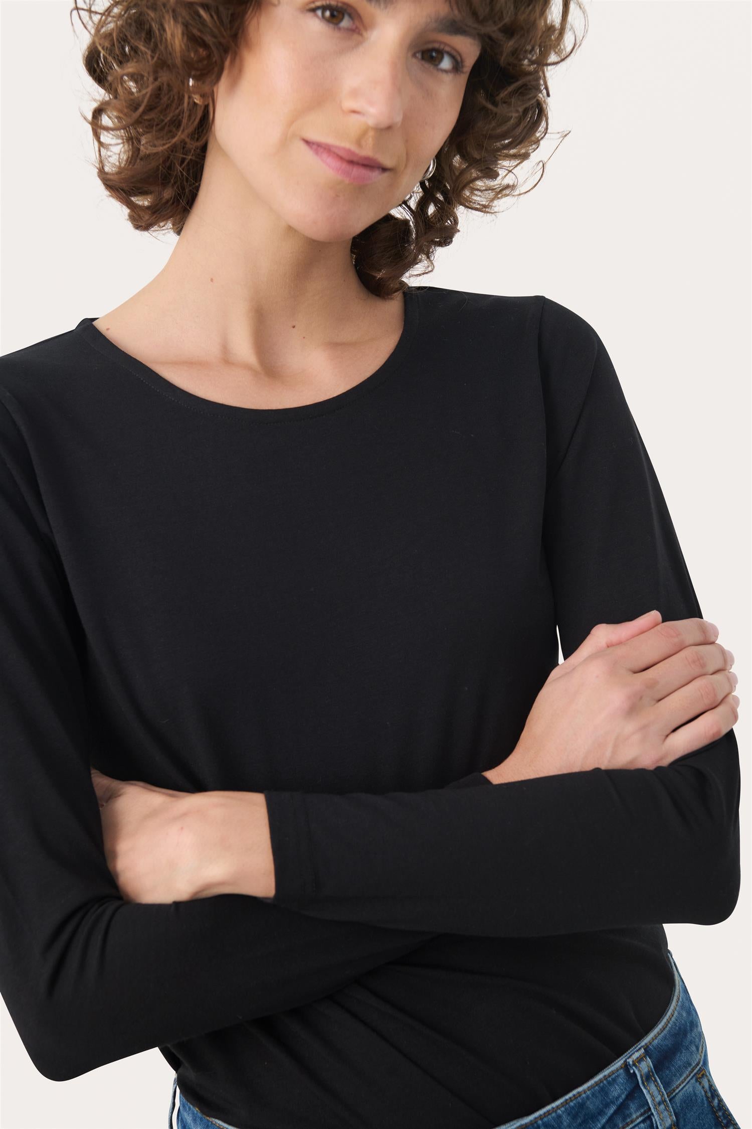 Nemajaspw Ts Black