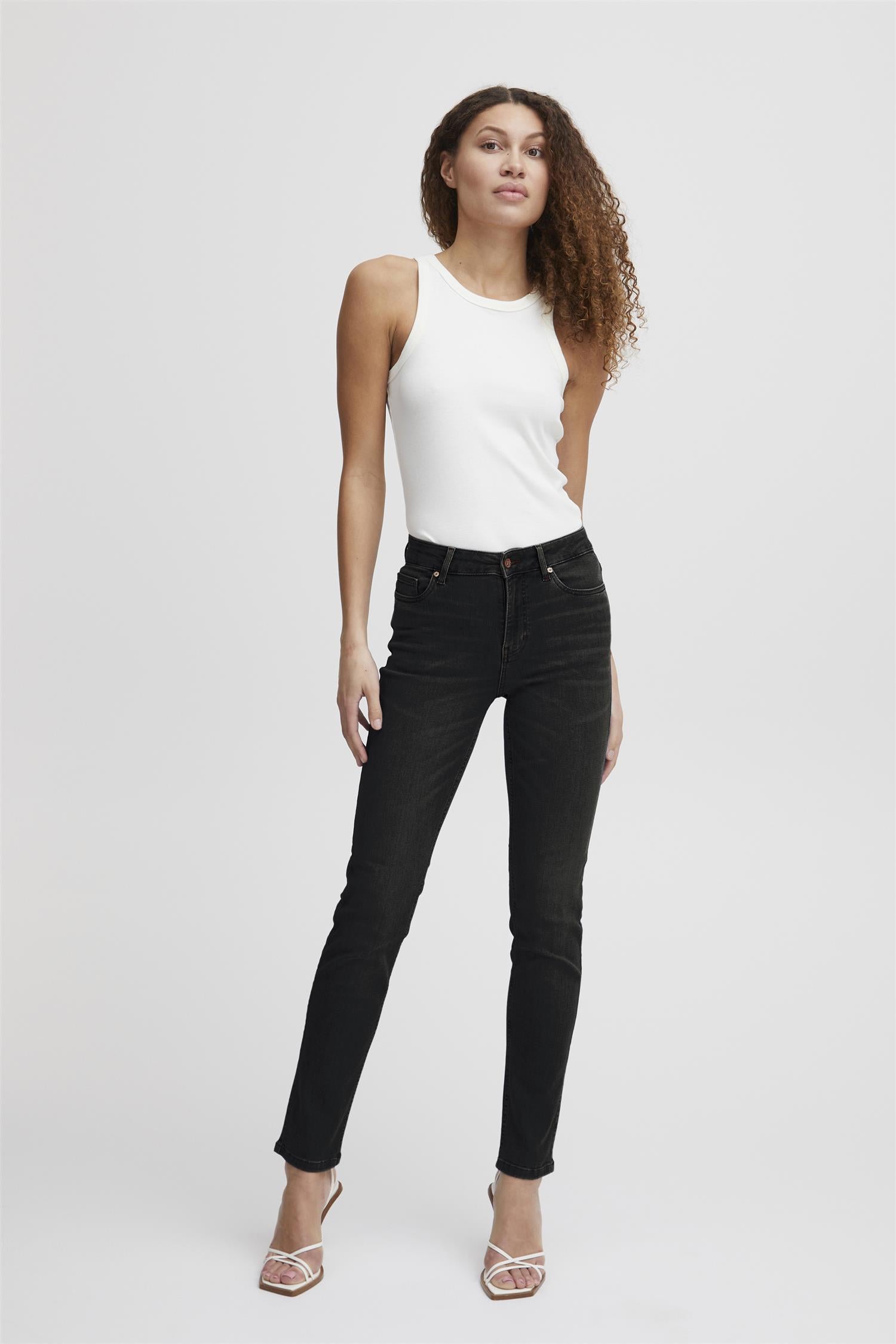 Pzemma Hw Jeans Medium Straight Leg Black Denim