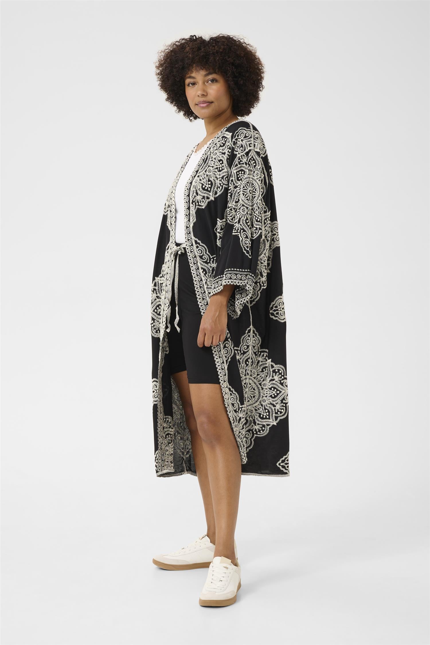 CRTyla Kimono Black With Embroidery