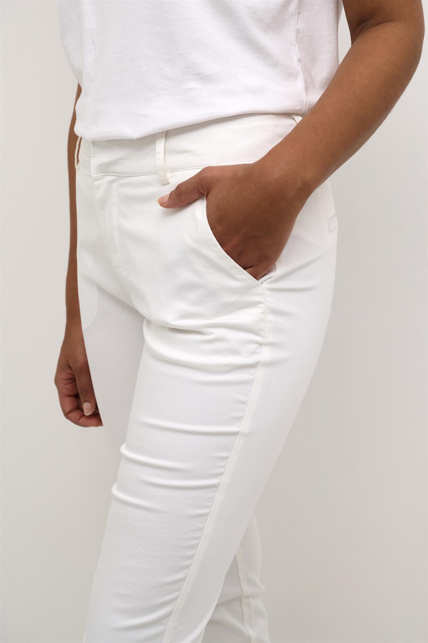 KAlea Capri Pants Chalk