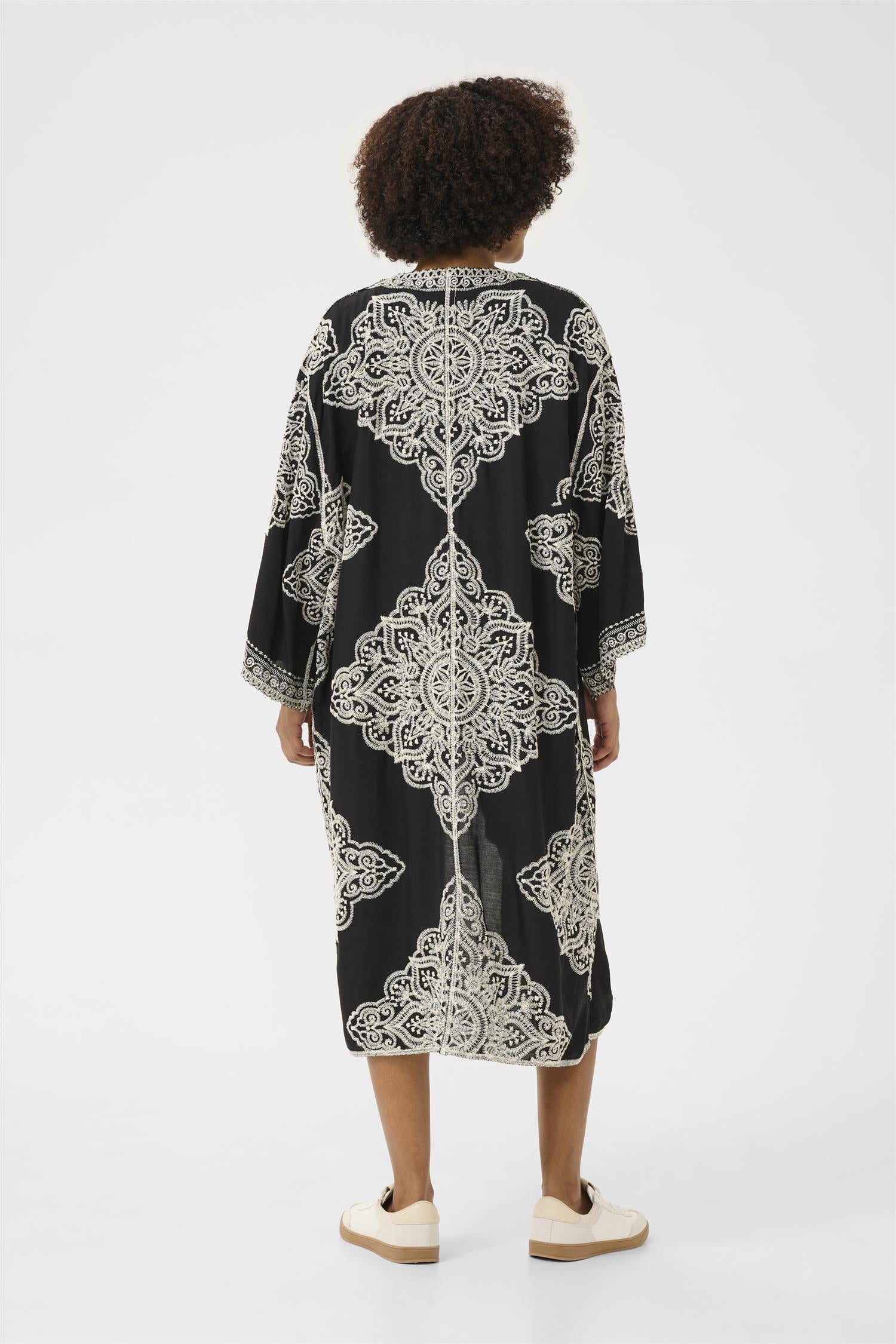 CRTyla Kimono Black With Embroidery