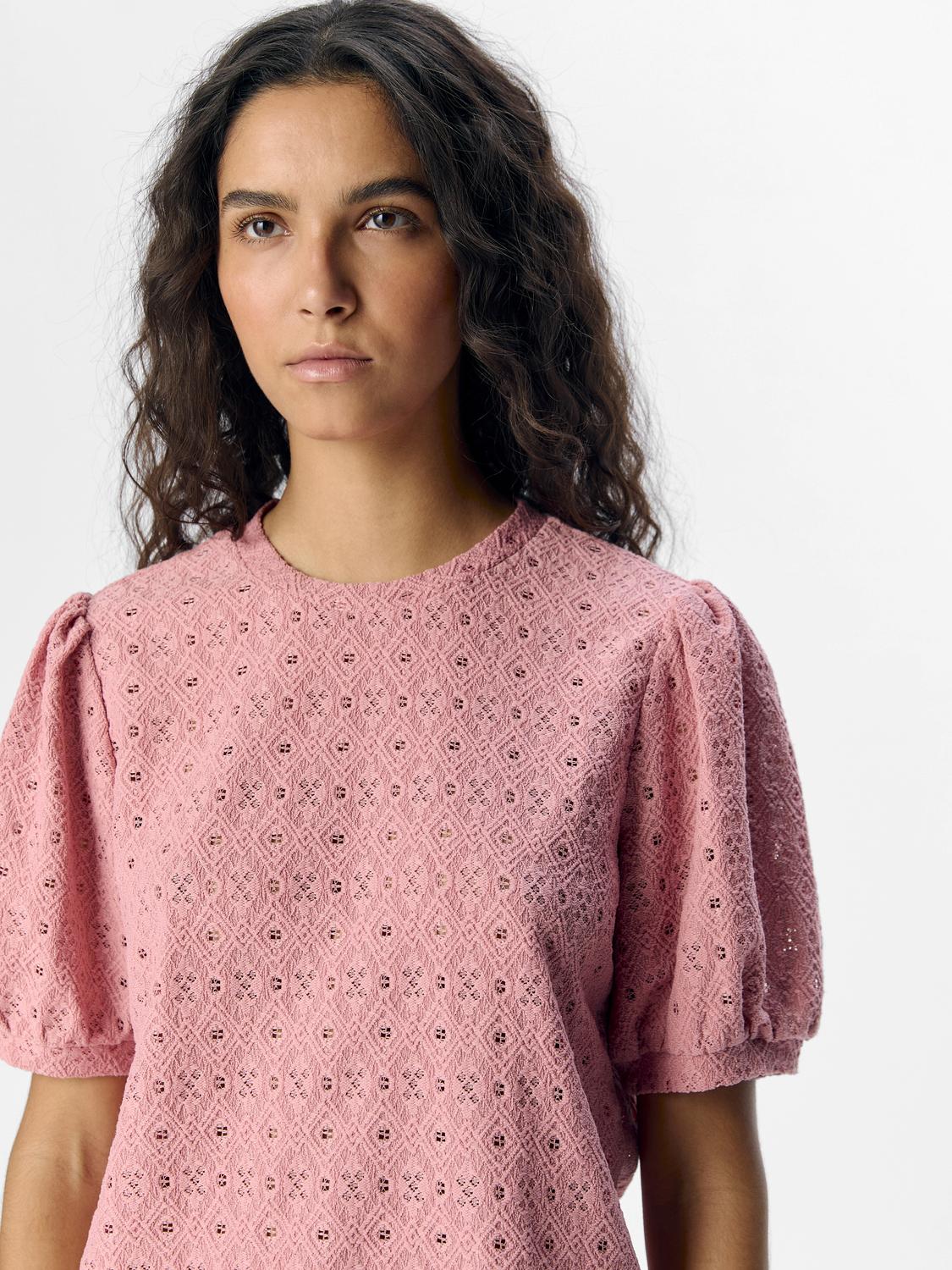 OBJLAILA S/S RE TOP NOOS Lyserosa