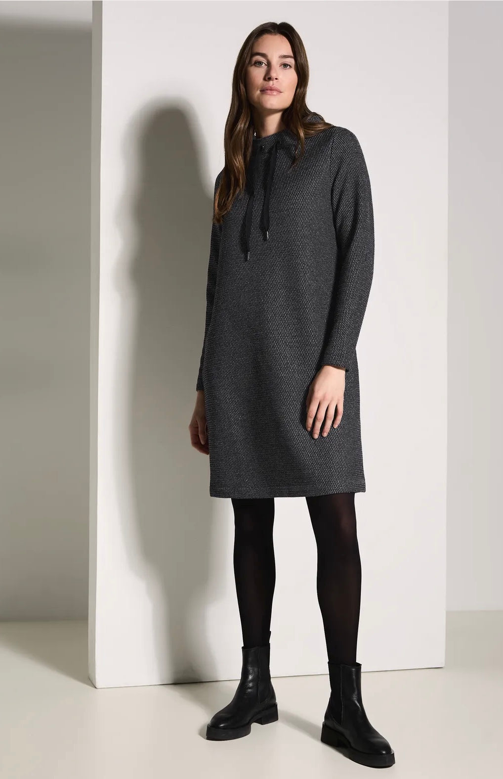 BOUCLE DRESS Svart