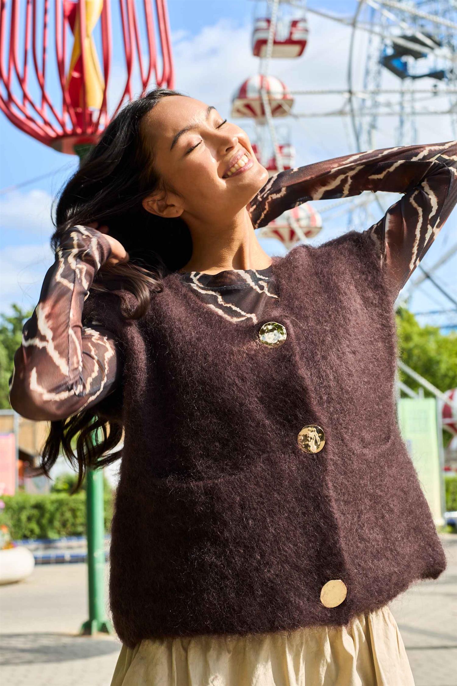 BCBJOERK KNITTED BUTTON VEST Brun