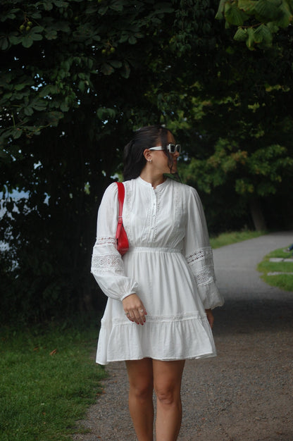 VMWHITNEY LS EMB SHORT DRESS WVN EXP Klar Hvit