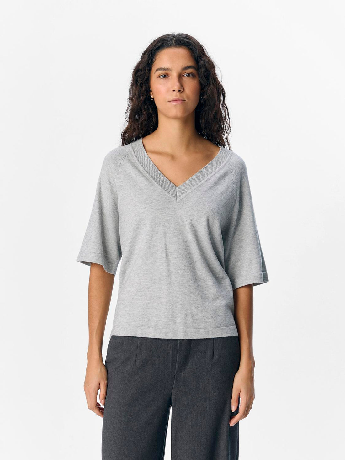 OBJTHESS 2/4 LO V-NECK KNIT TOP NOOS Lysegrå