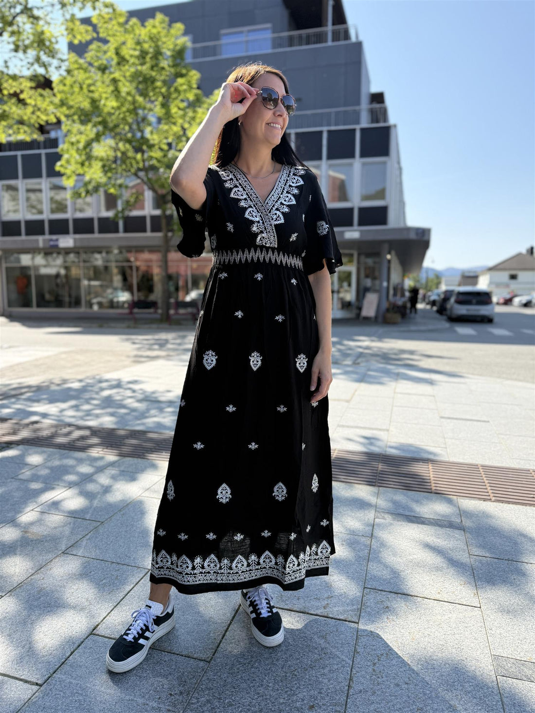 SALLY KJOLE Svart