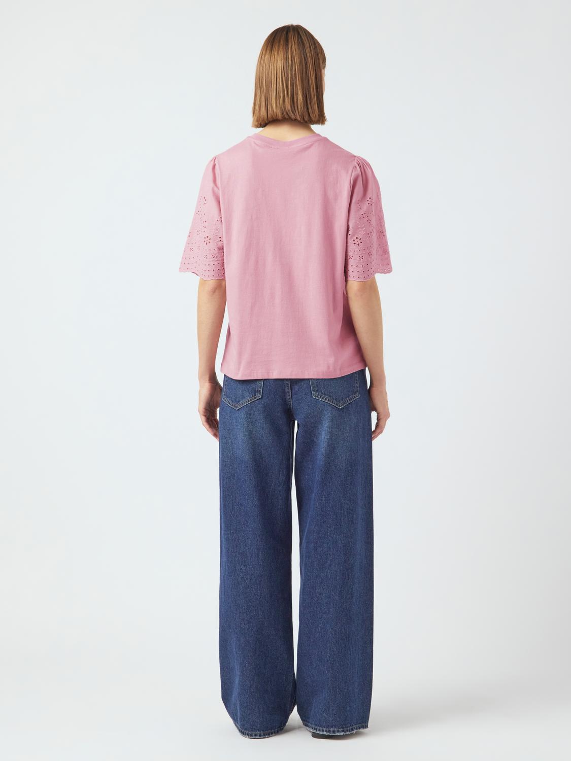 YASLEX SS TOP W. EMB SLEEVES S. NOOS Lyselilla