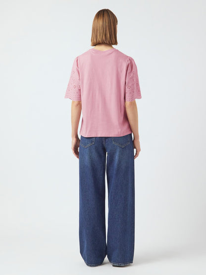 YASLEX SS TOP W. EMB SLEEVES S. NOOS Lyselilla