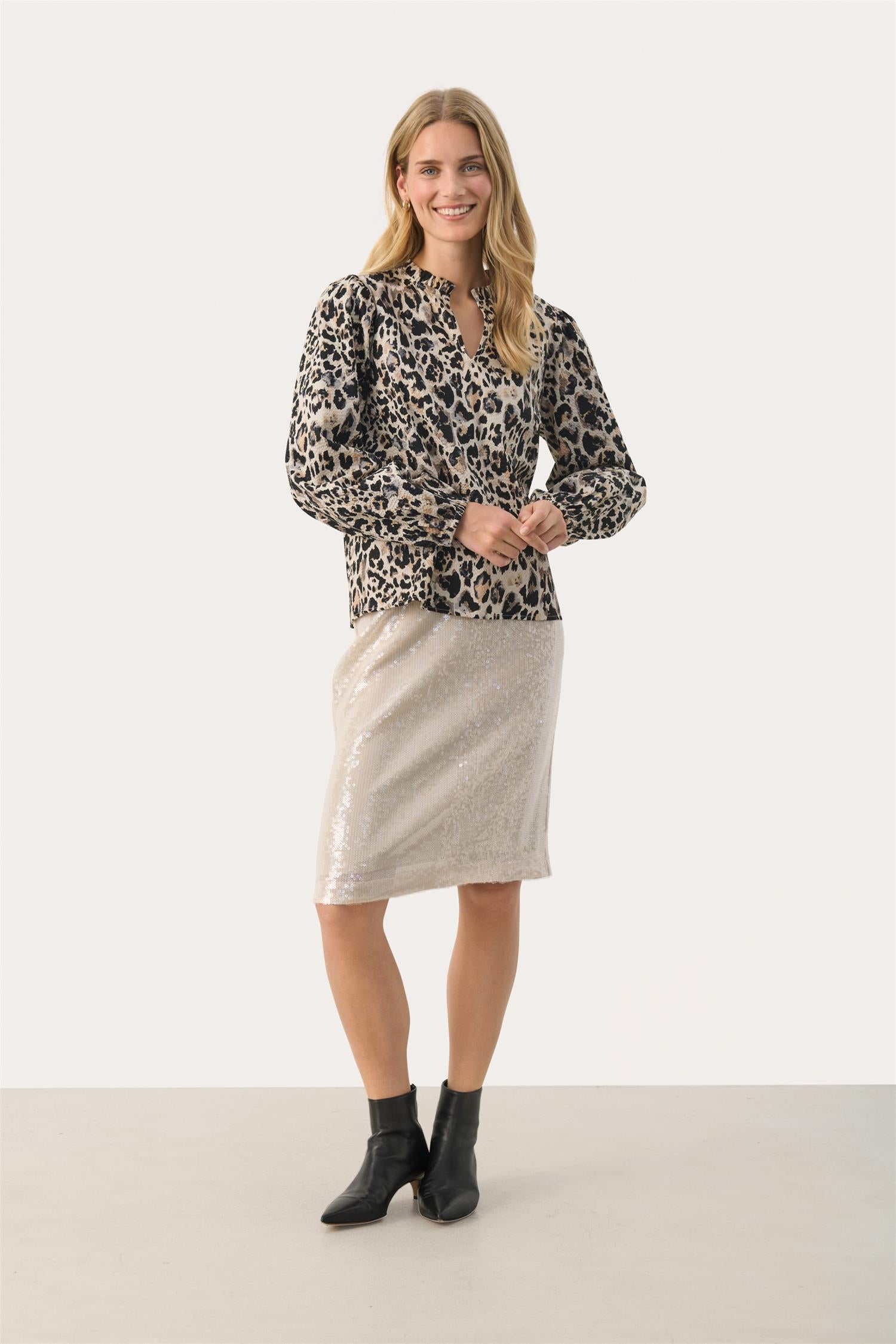 EimyPW BL Neutral Leo Print