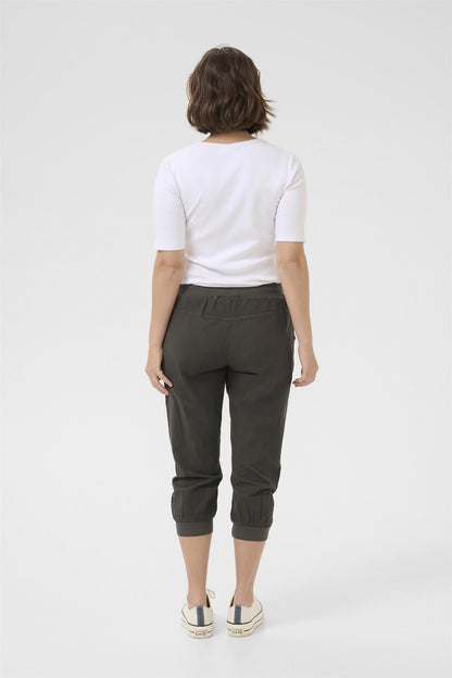 Naya Capri Black Oyster