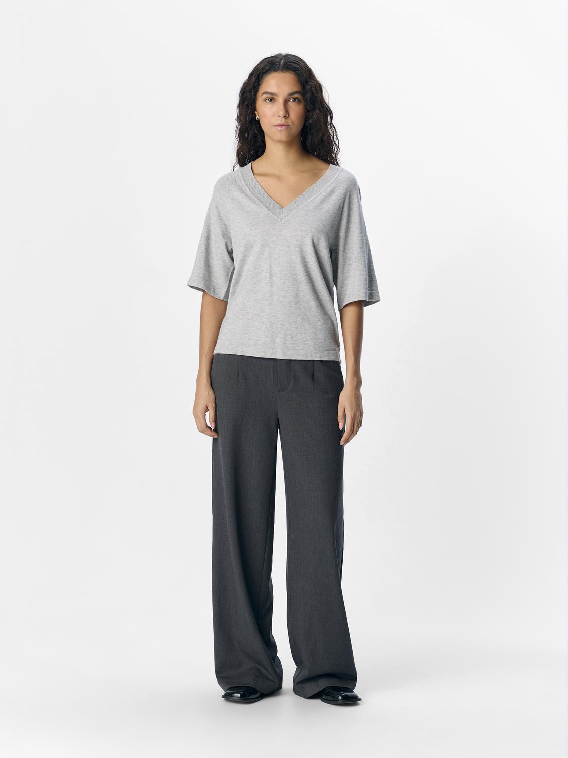OBJTHESS 2/4 LO V-NECK KNIT TOP NOOS Lysegrå