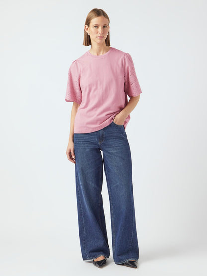YASLEX SS TOP W. EMB SLEEVES S. NOOS Lyselilla