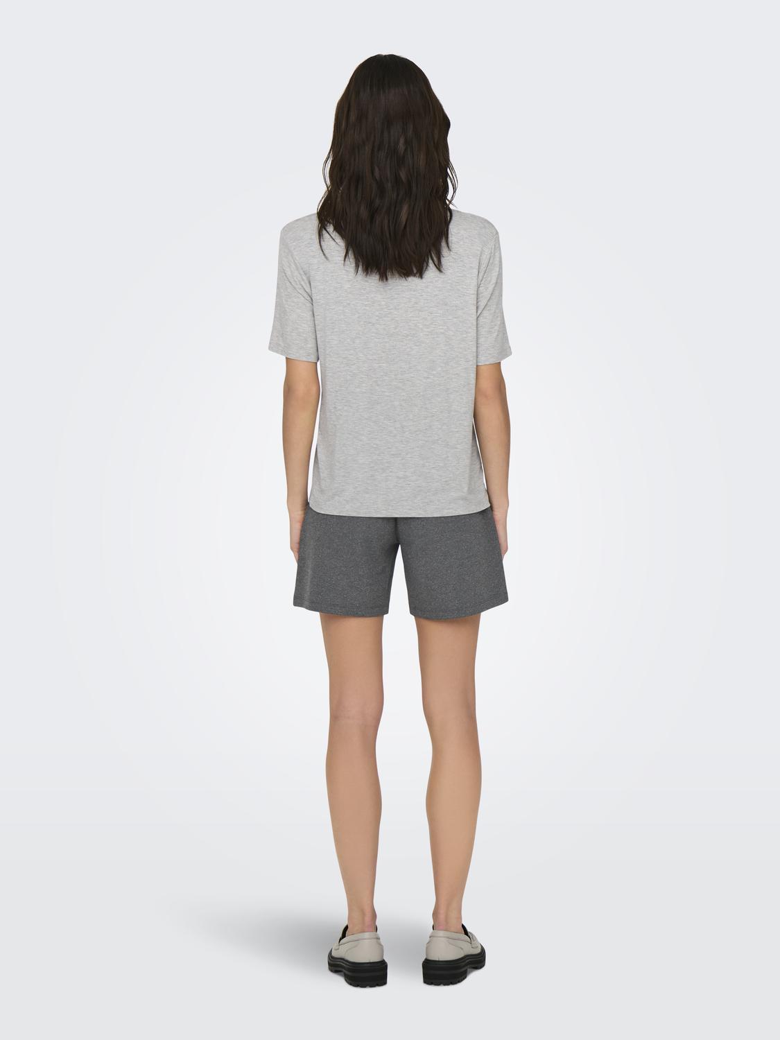 JDYMILA S/S O-NECK TOP JRS Lysegrå