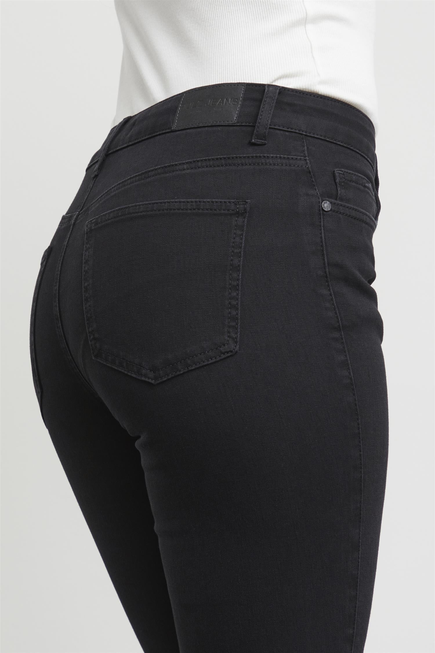 Pzemma Hw Jeans Medium Straight Leg Black Denim