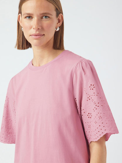 YASLEX SS TOP W. EMB SLEEVES S. NOOS Lyselilla