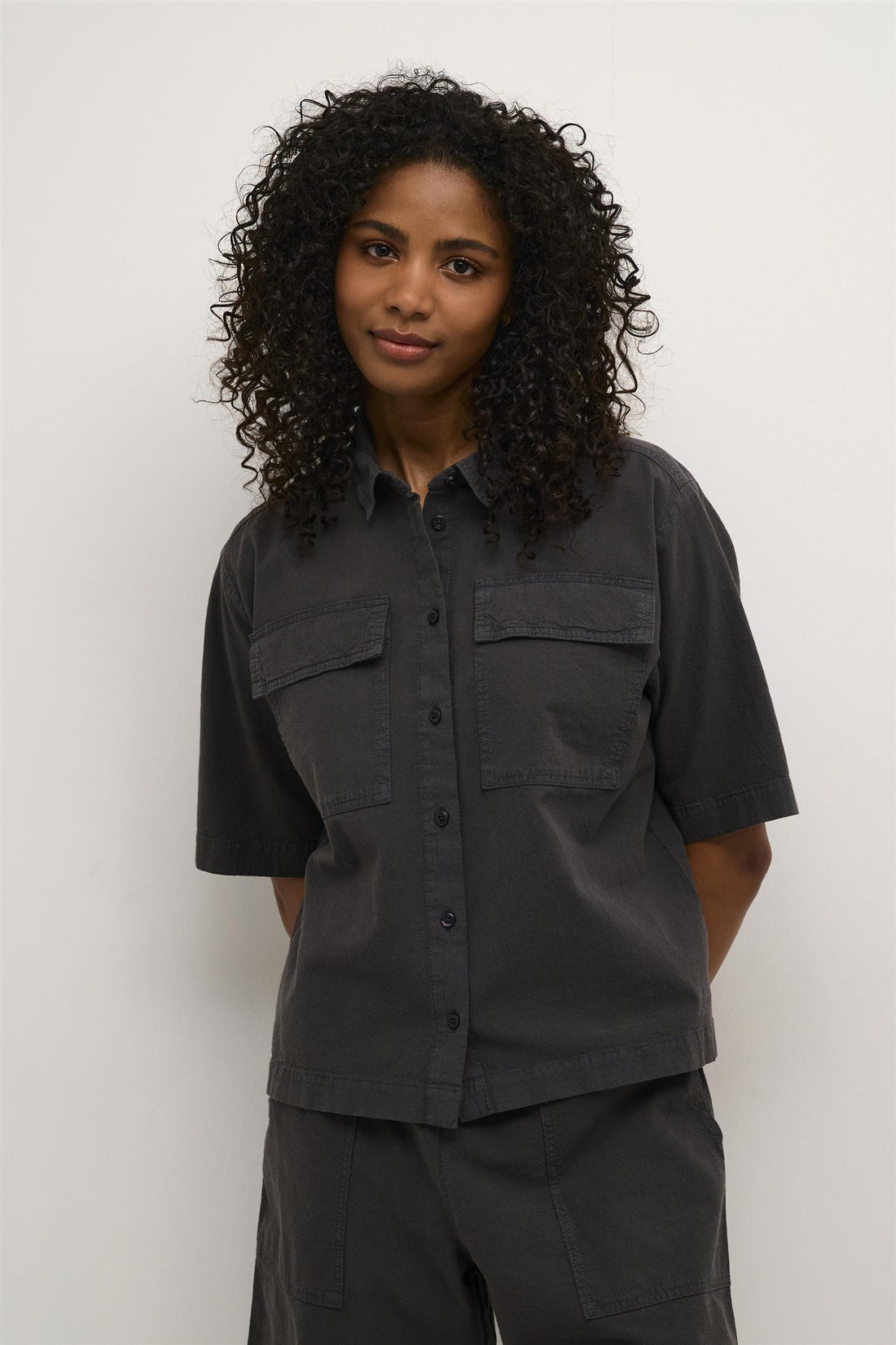 KAnaya Liah Shirt Black Oyster