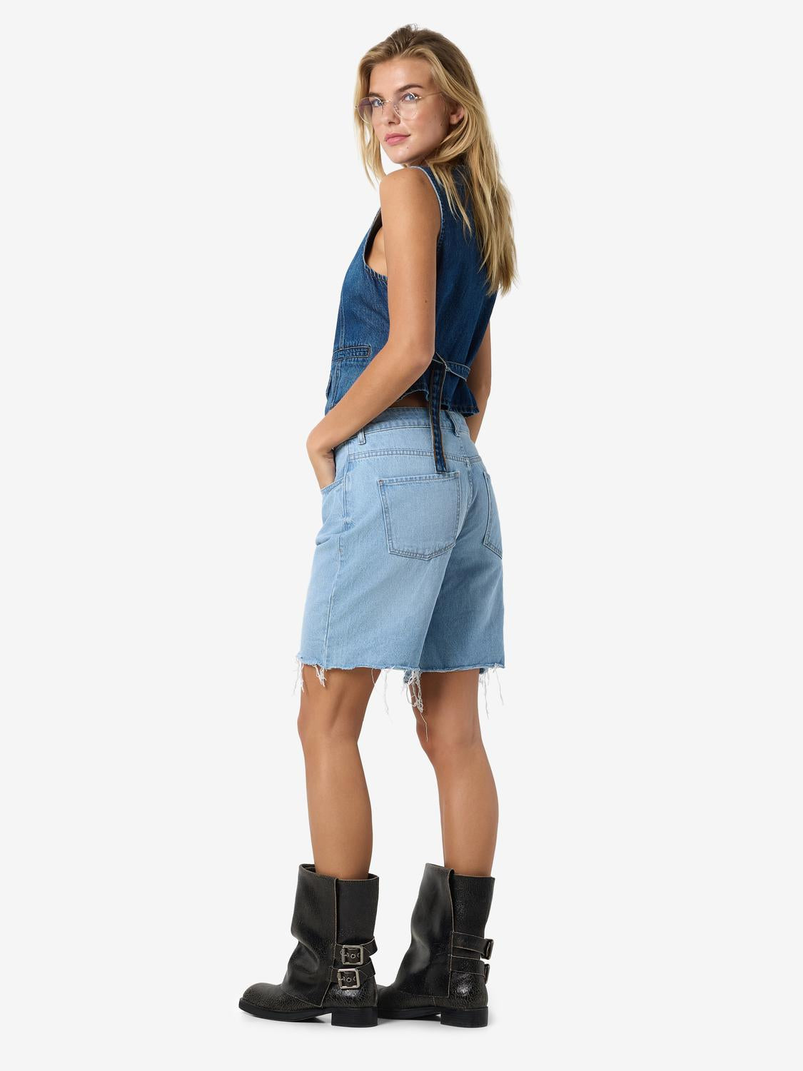 NMHOLLA NW LOOSE SHORT AZ425LB NOOS Lyseblå