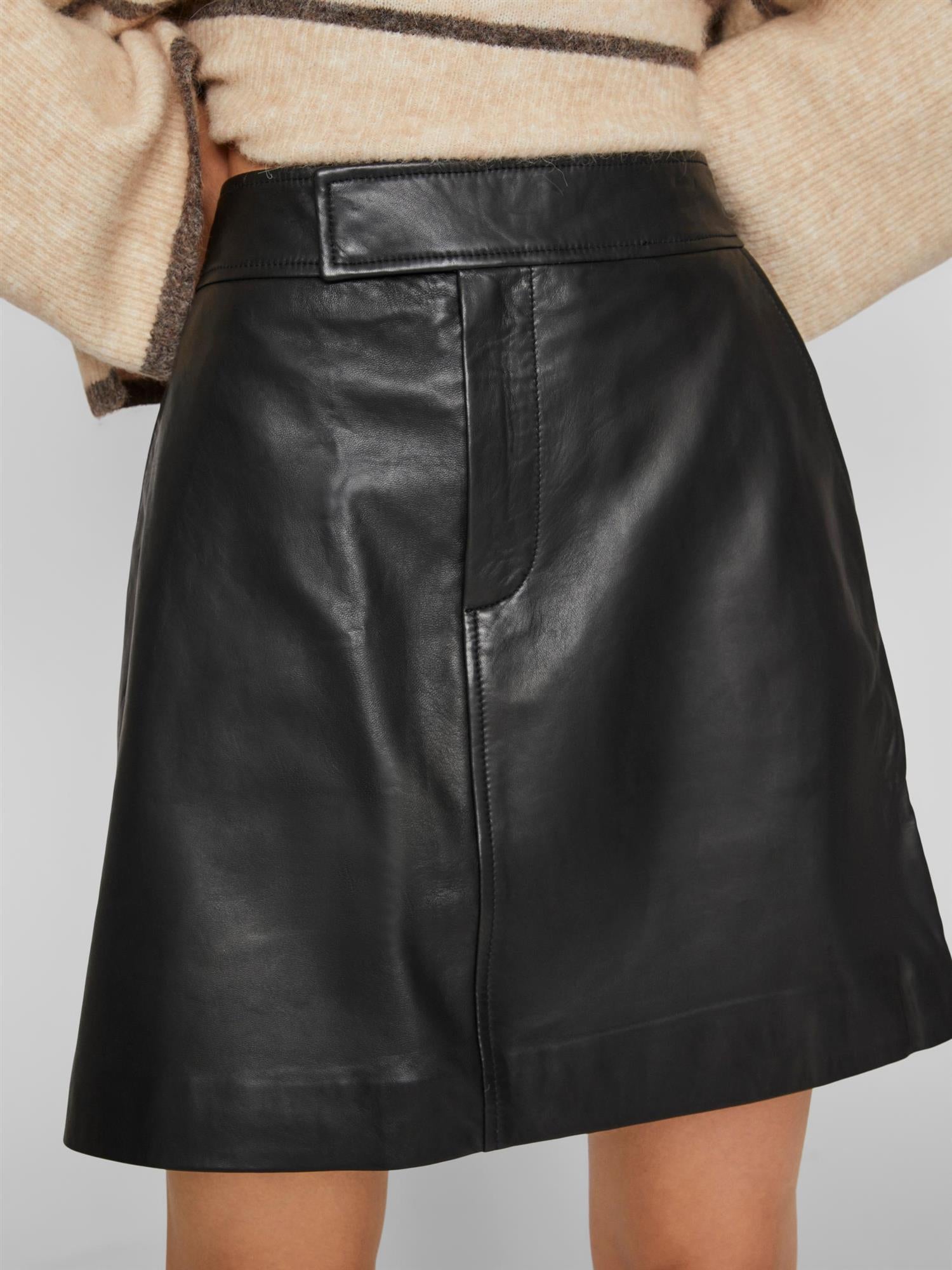 VIDIANE HW LEATHER SKIRT/ROU Svart